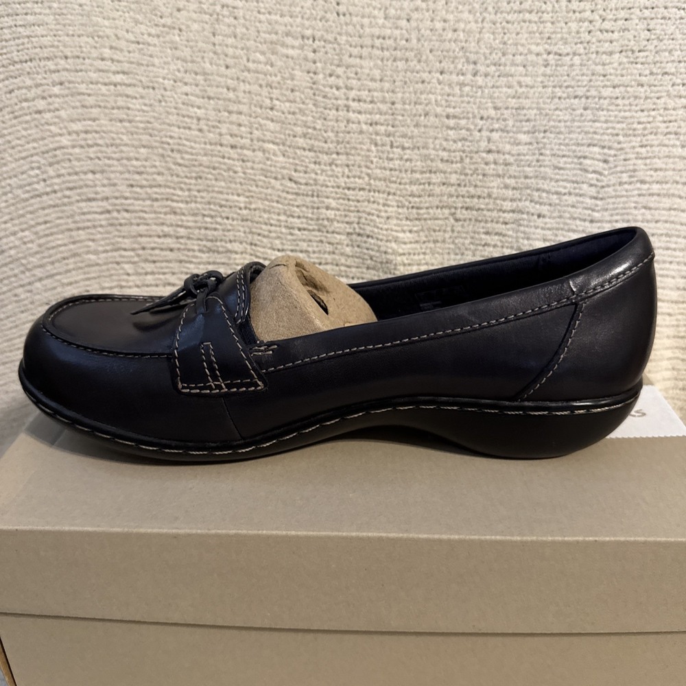 Clarks Ashland Bubble Navy Leather Women's Loafers Cushion Soft Shoes 7 XW New - Picture 6 of 16